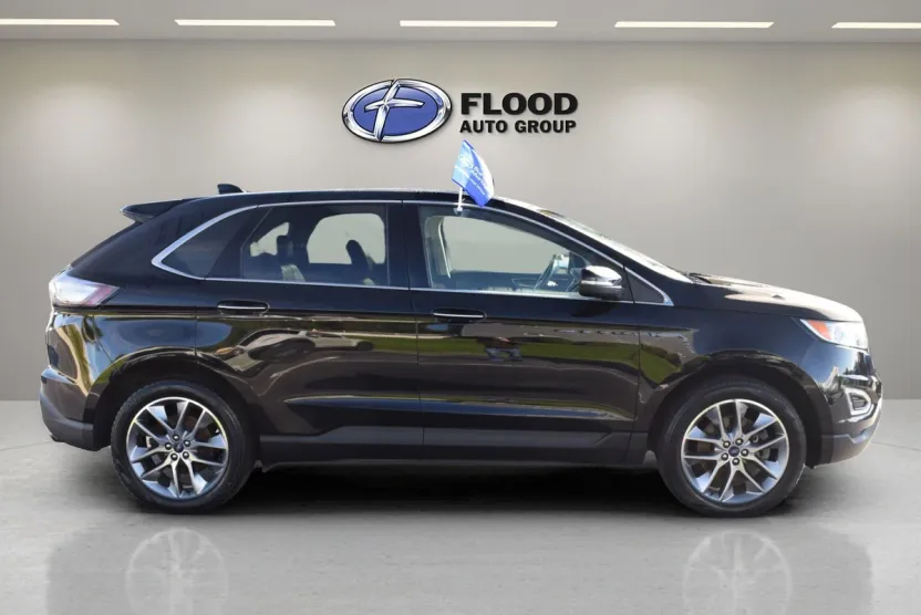 2018 Ford Edge Titanium photo 1