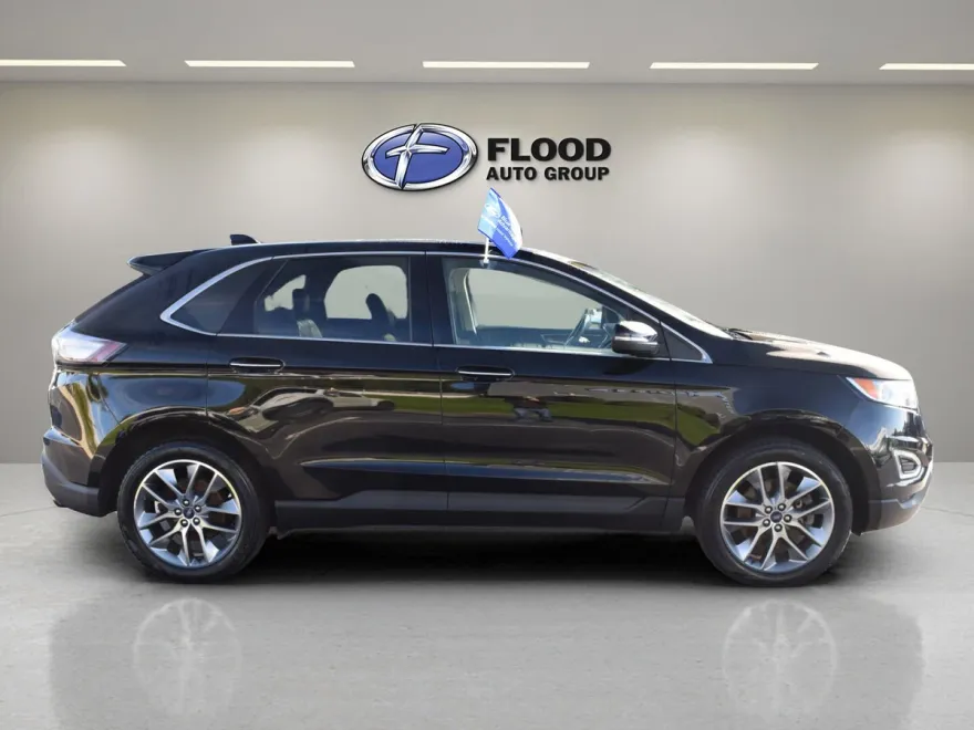 2018 Ford Edge Titanium photo 1