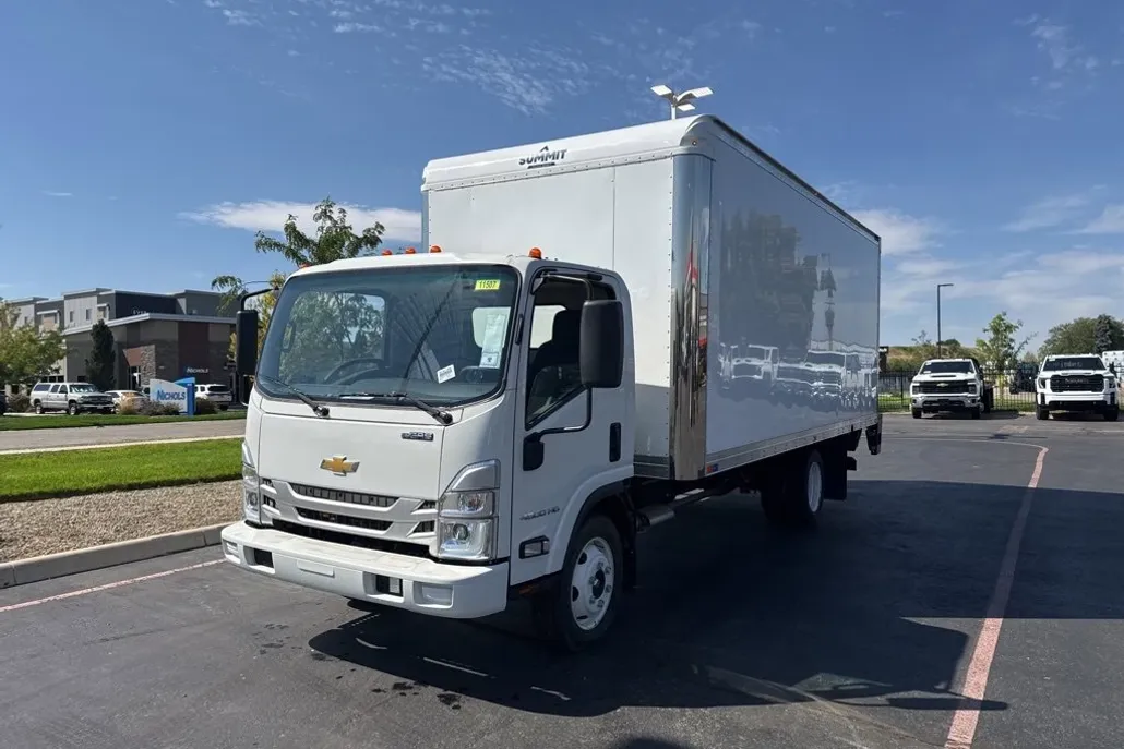 2024 Chevrolet Silverado 4500HD photo 1
