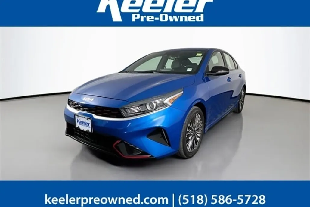 2022 Kia Forte GT-Line photo 1