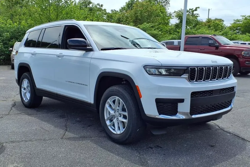 2025 Jeep Grand Cherokee Laredo X photo 1