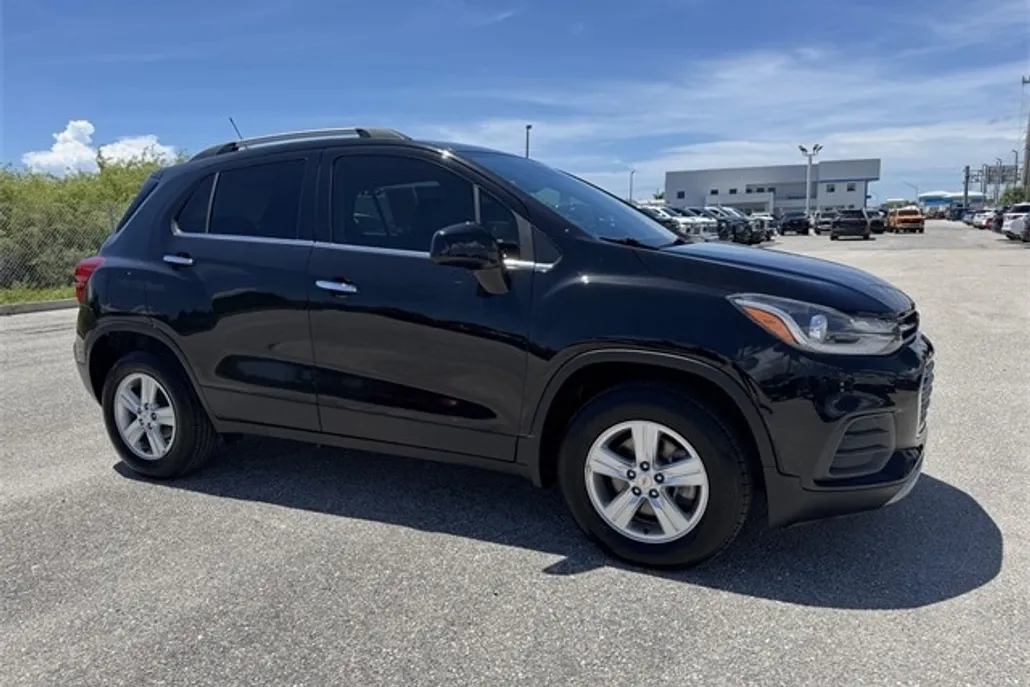 2019 Chevrolet Trax LT photo 1