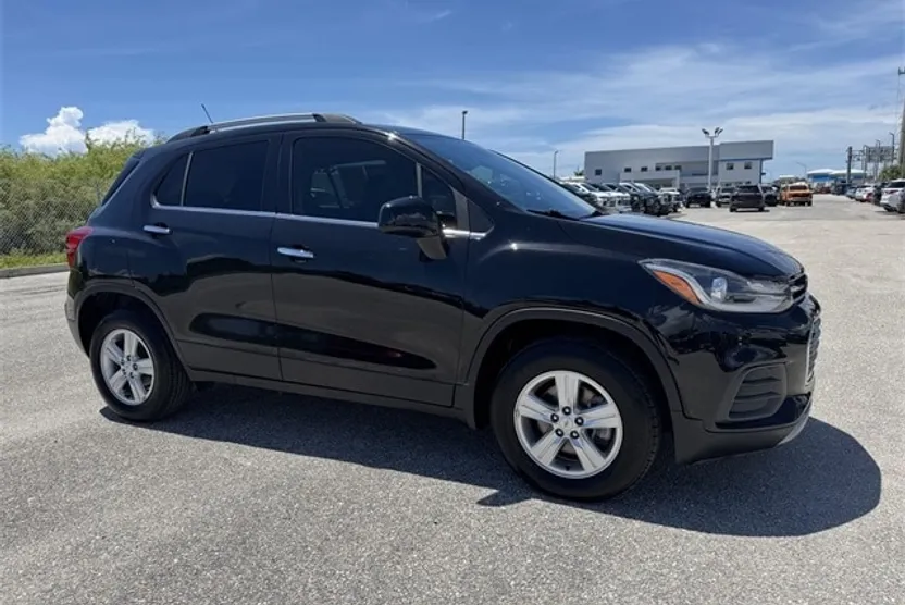 2019 Chevrolet Trax LT photo 1