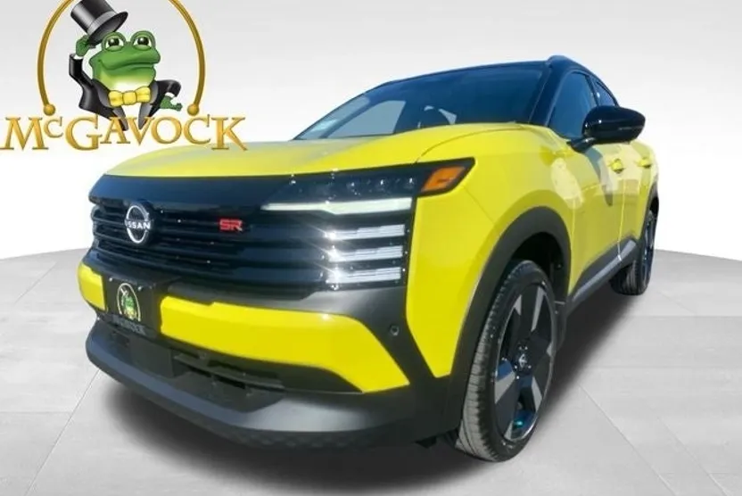 2025 Nissan Kicks SR photo 1