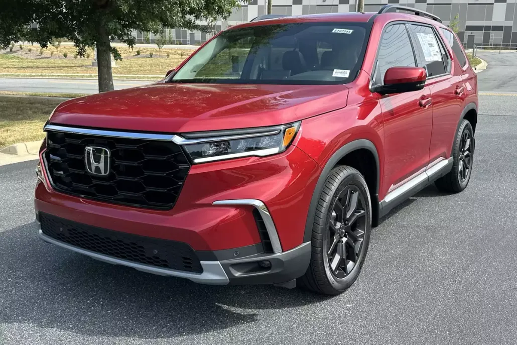 2025 Honda Pilot Touring photo 1