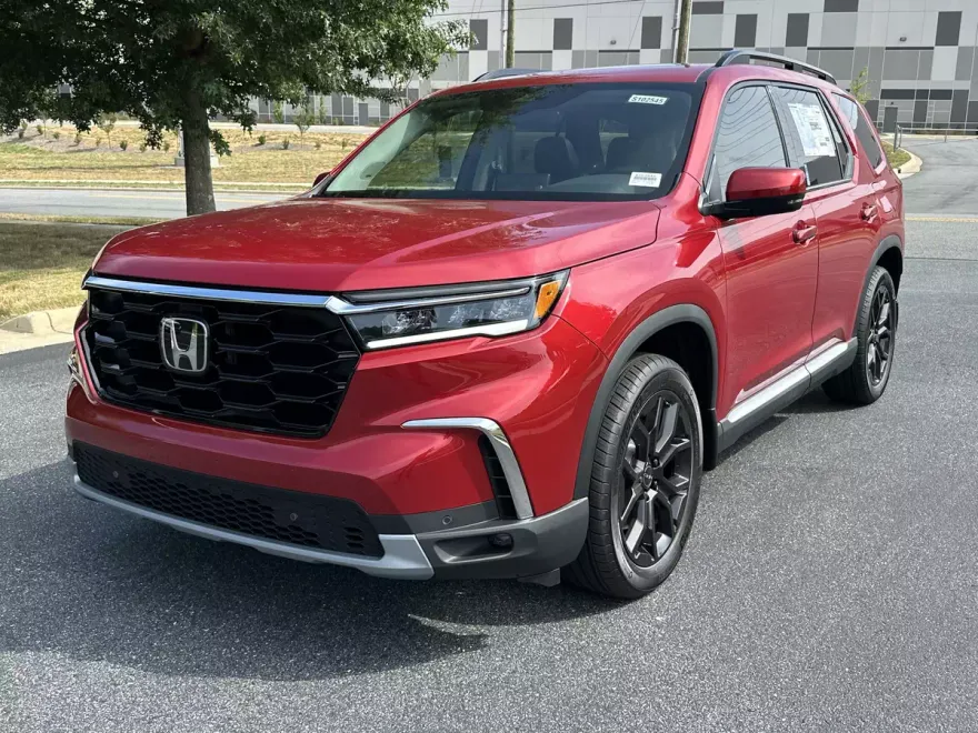 2025 Honda Pilot Touring photo 1