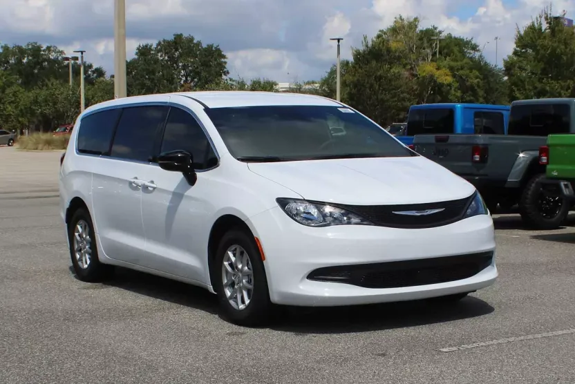 2026 Chrysler Voyager LX photo 1