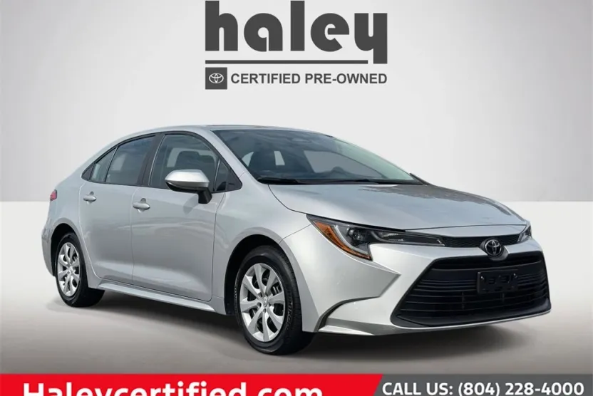 2024 Toyota Corolla LE photo 1