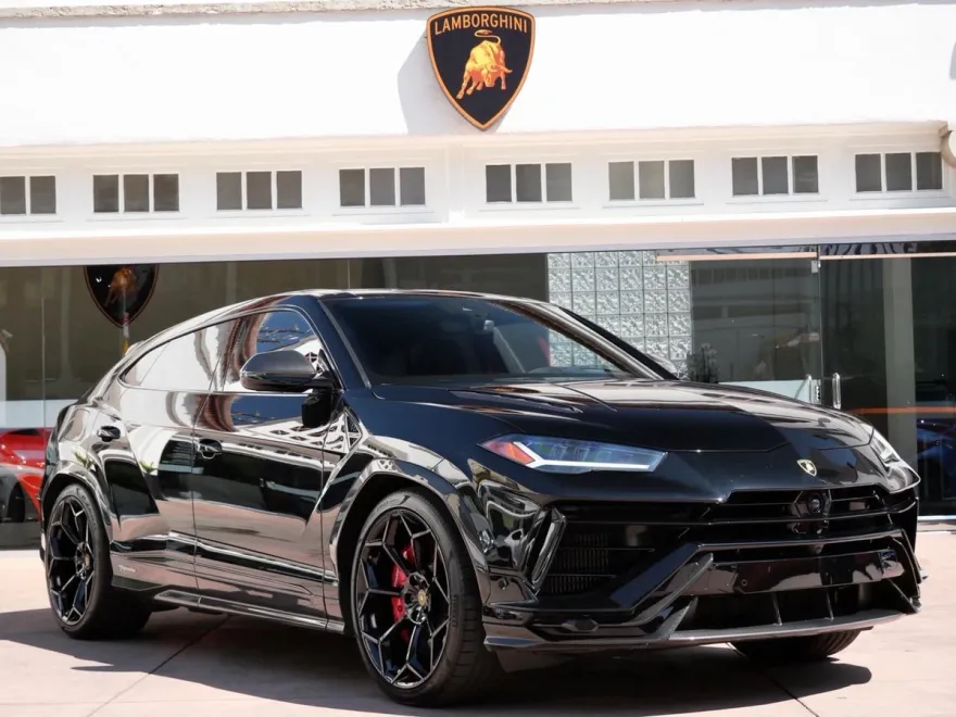 2024 Lamborghini Urus Performante photo 1