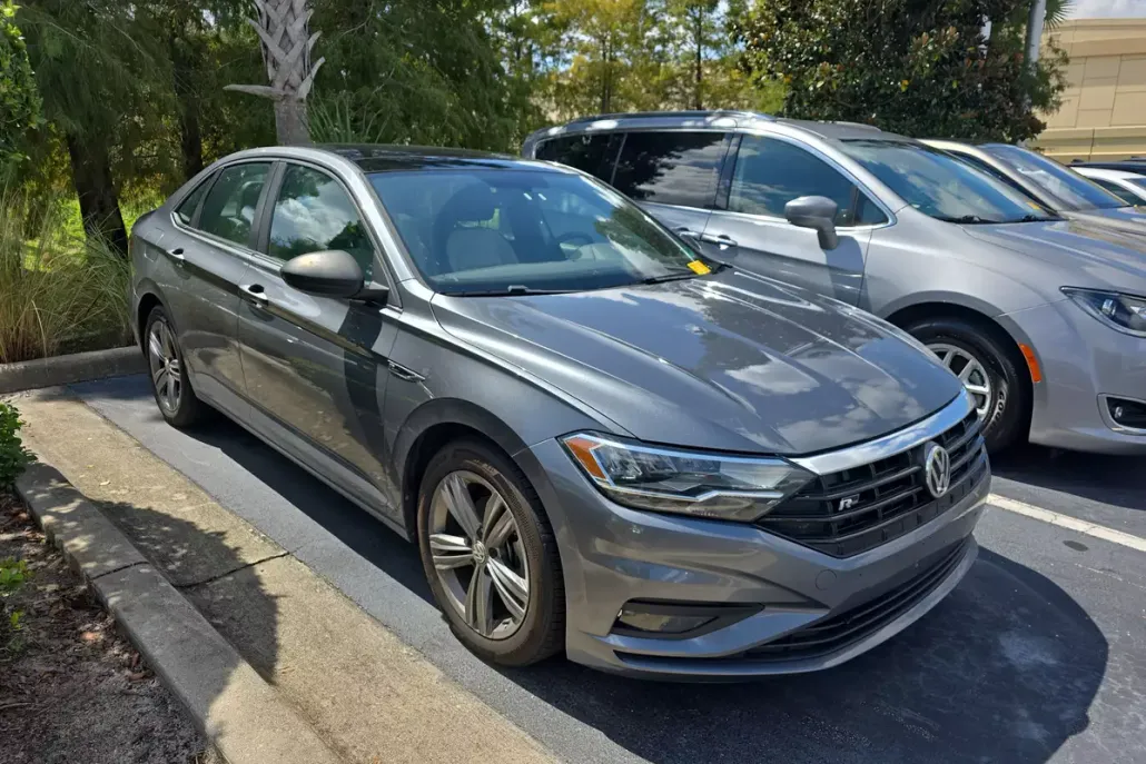 2021 Volkswagen Jetta R-Line photo 1