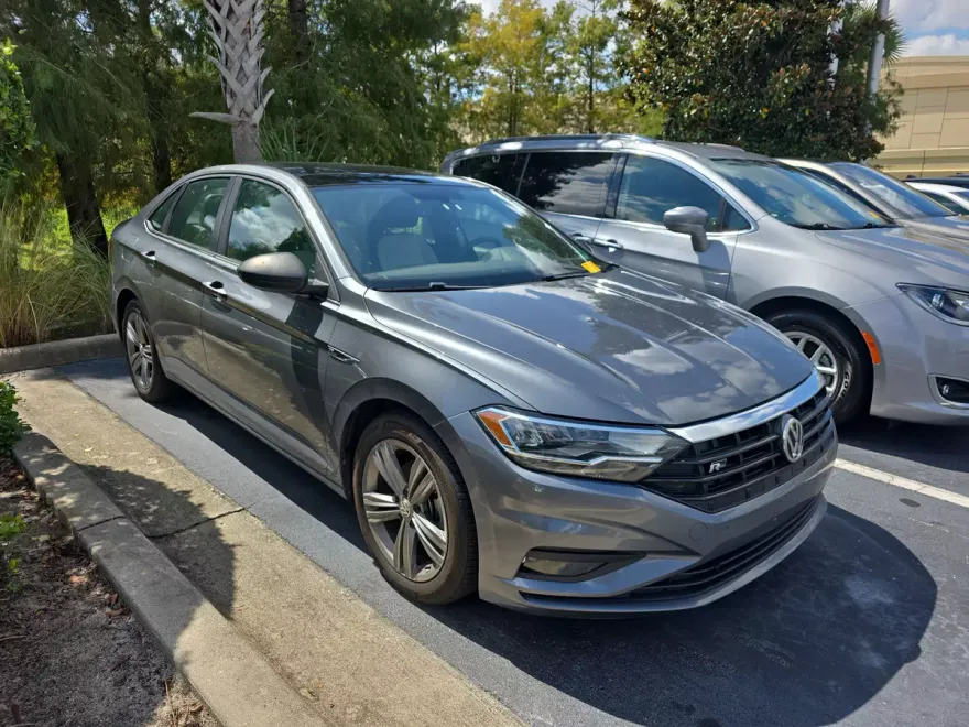 2021 Volkswagen Jetta R-Line photo 1