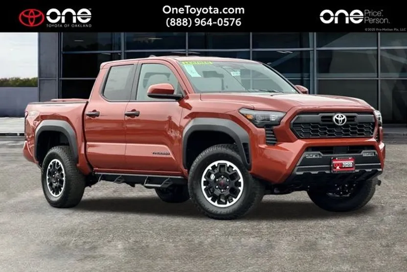 2025 Toyota Tacoma TRD Off-Road Double Cab photo 1