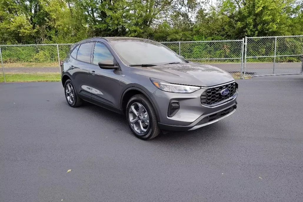 2026 Ford Escape ST-Line photo 1