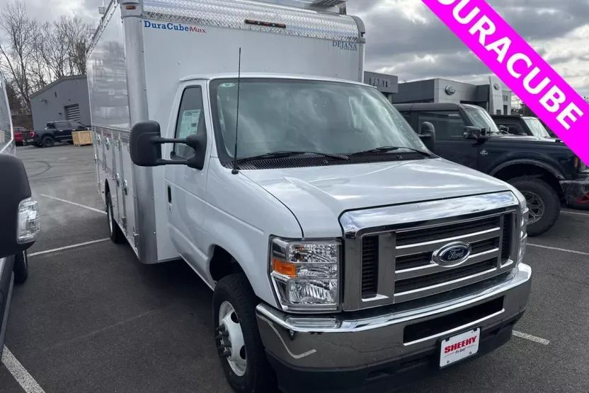 2024 Ford E-450 photo 1