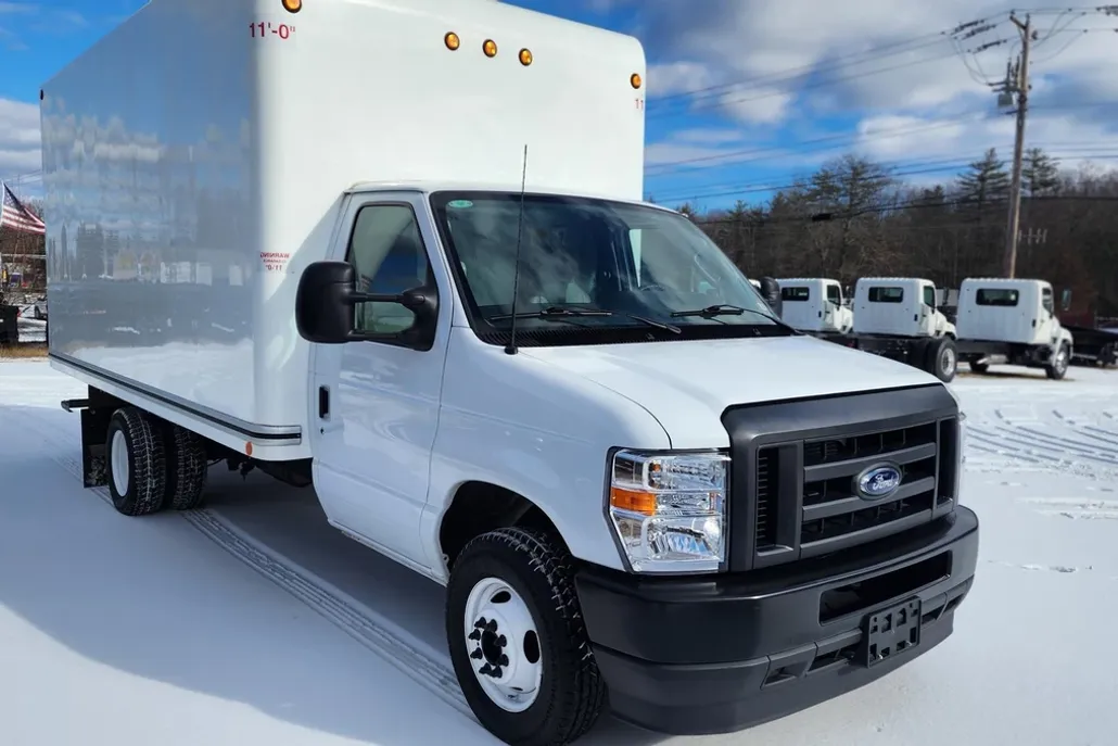 2024 Ford E-350 photo 1