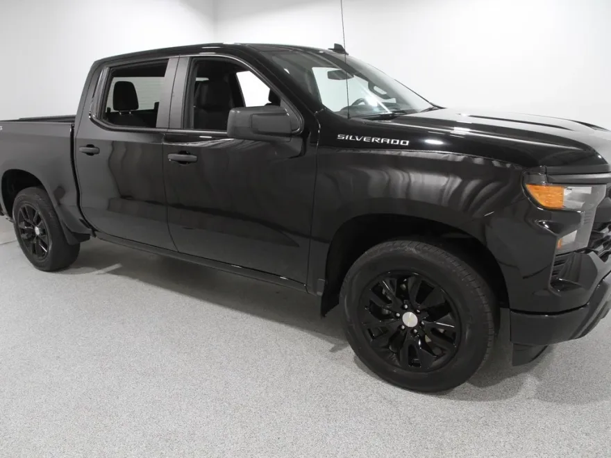2022 Chevrolet Silverado 1500 Custom photo 1