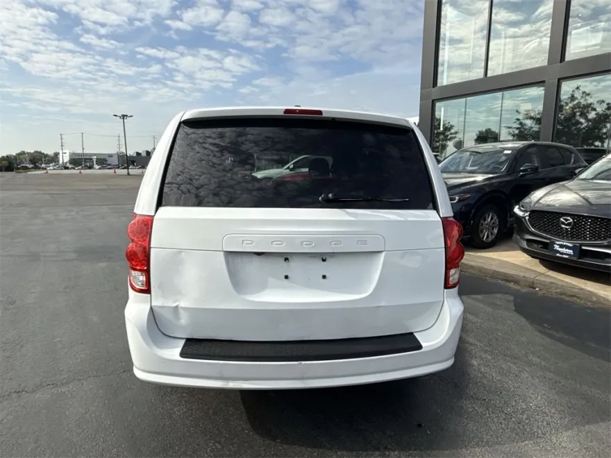 2017 Dodge Grand Caravan SE photo 1