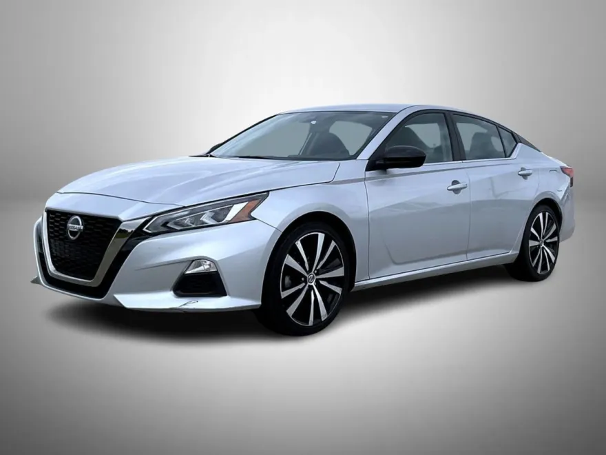 2022 Nissan Altima 2.5 SR photo 1