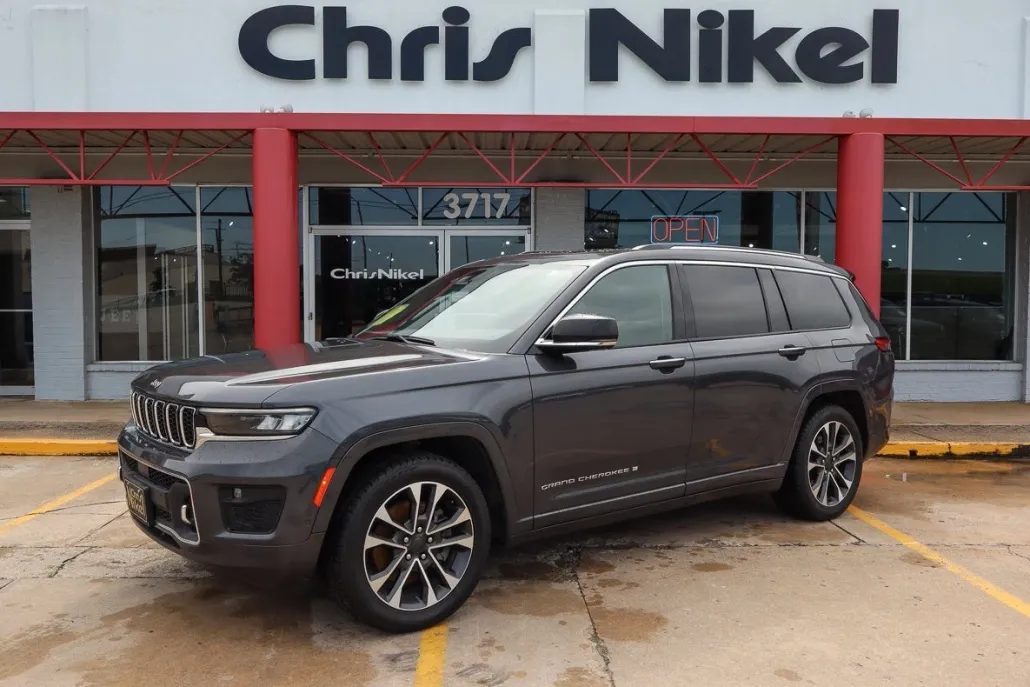 2023 Jeep Grand Cherokee Overland photo 1
