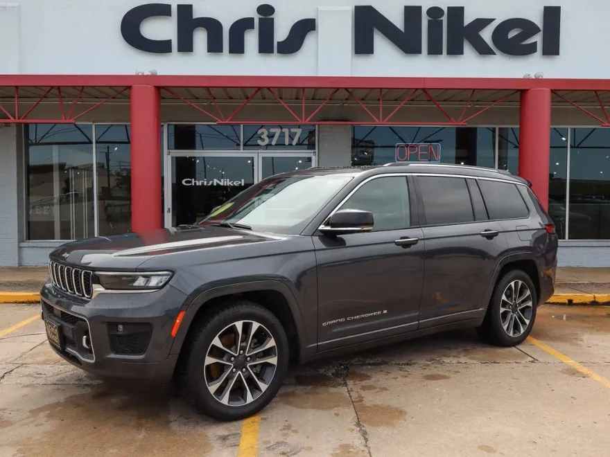2023 Jeep Grand Cherokee Overland photo 1