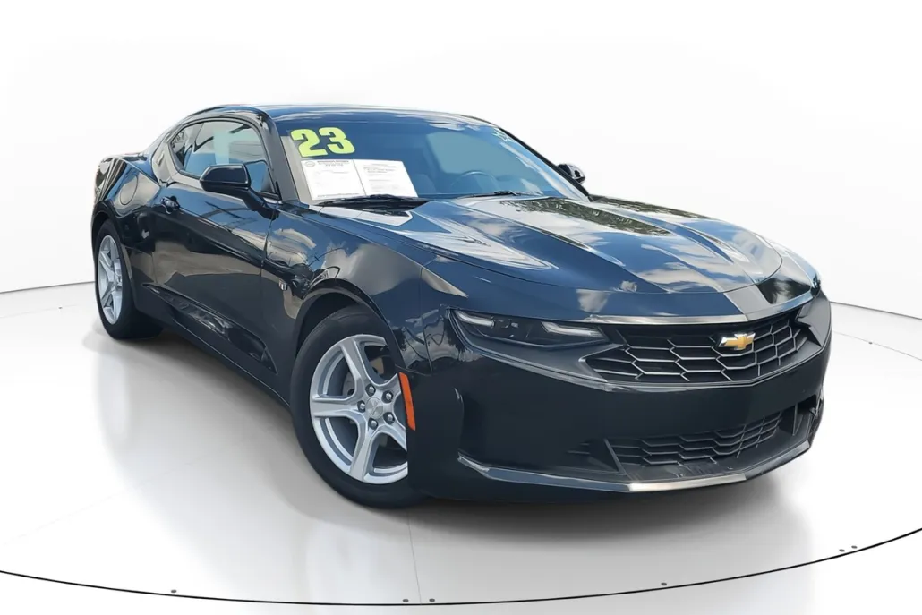 2023 Chevrolet Camaro 1LT photo 1
