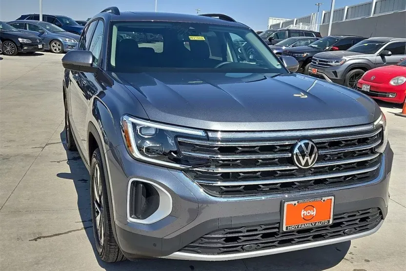 2025 Volkswagen Atlas SE Technology photo 1