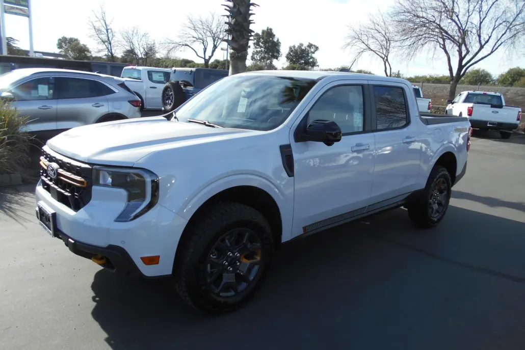 2025 Ford Maverick Tremor photo 1