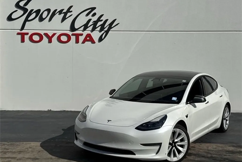 2021 Tesla Model 3 Long Range photo 1