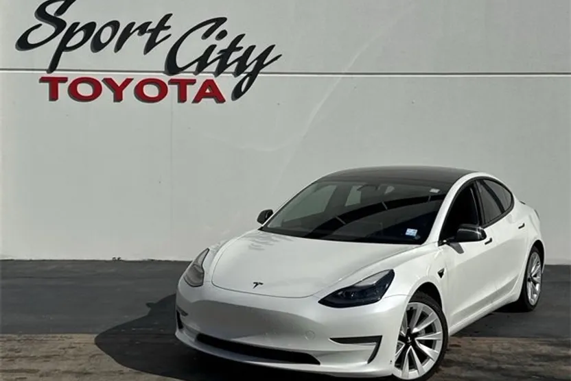 2021 Tesla Model 3 Long Range photo 1