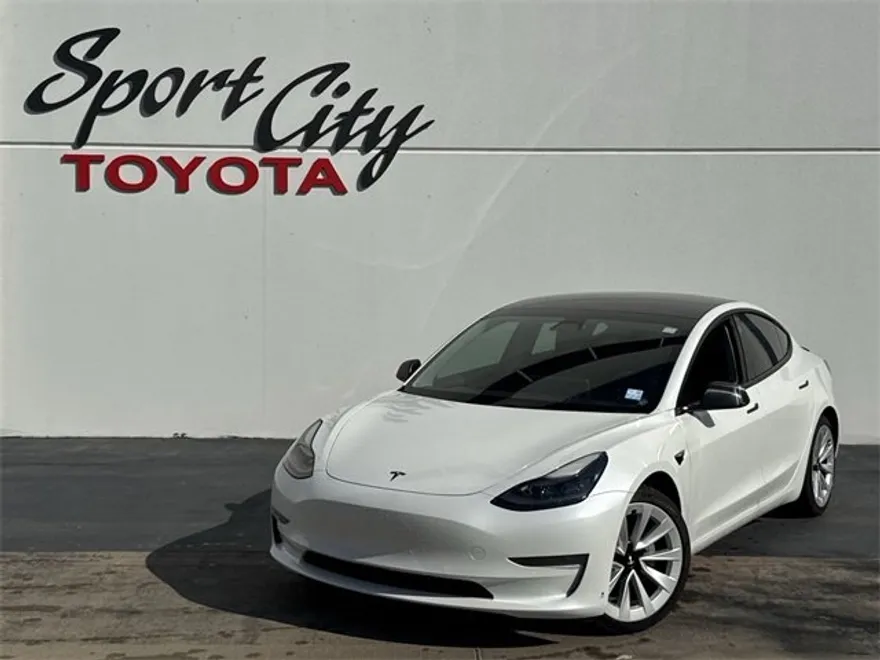 2021 Tesla Model 3 Long Range photo 1