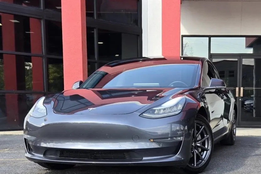 2019 Tesla Model 3 Long Range photo 1