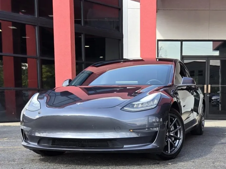 2019 Tesla Model 3 Long Range photo 1