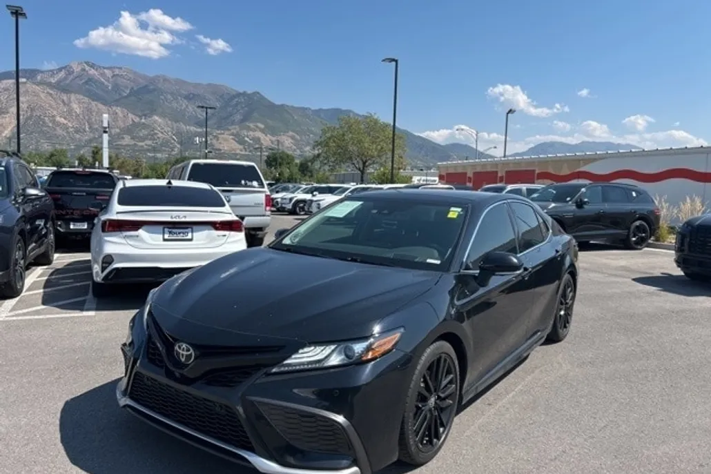 2021 Toyota Camry XSE V6 photo 1