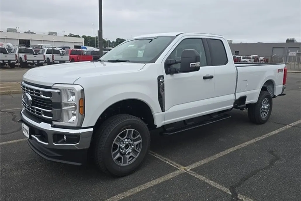 2025 Ford F-250 XLT photo 1