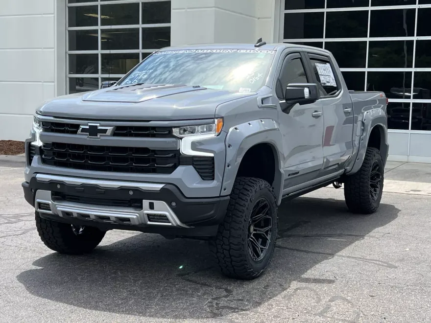 2025 Chevrolet Silverado RST photo 1
