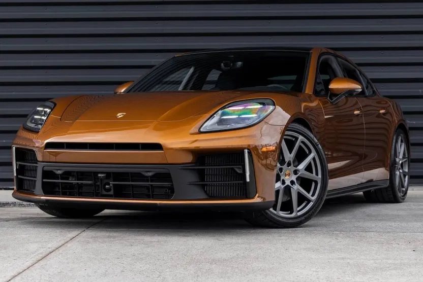 2025 Porsche Panamera Base photo 1