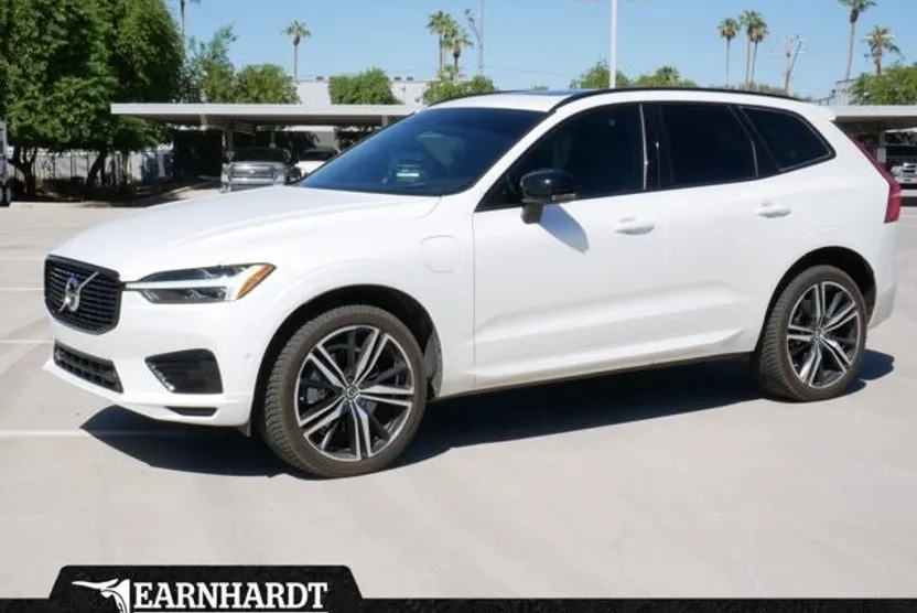 2021 Volvo XC60 R-Design photo 1