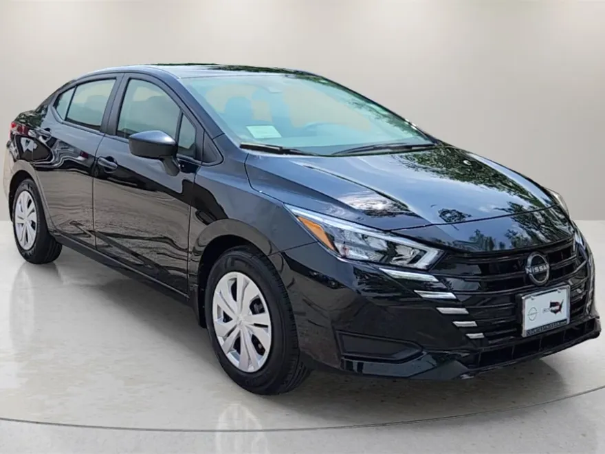 2025 Nissan Versa S photo 1
