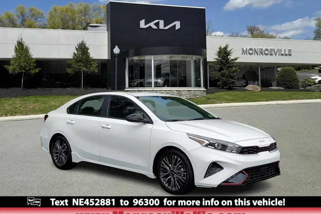 2022 Kia Forte GT-Line photo 1