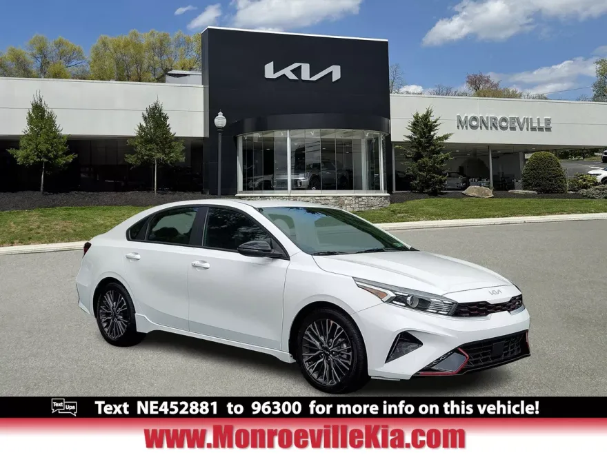 2022 Kia Forte GT-Line photo 1