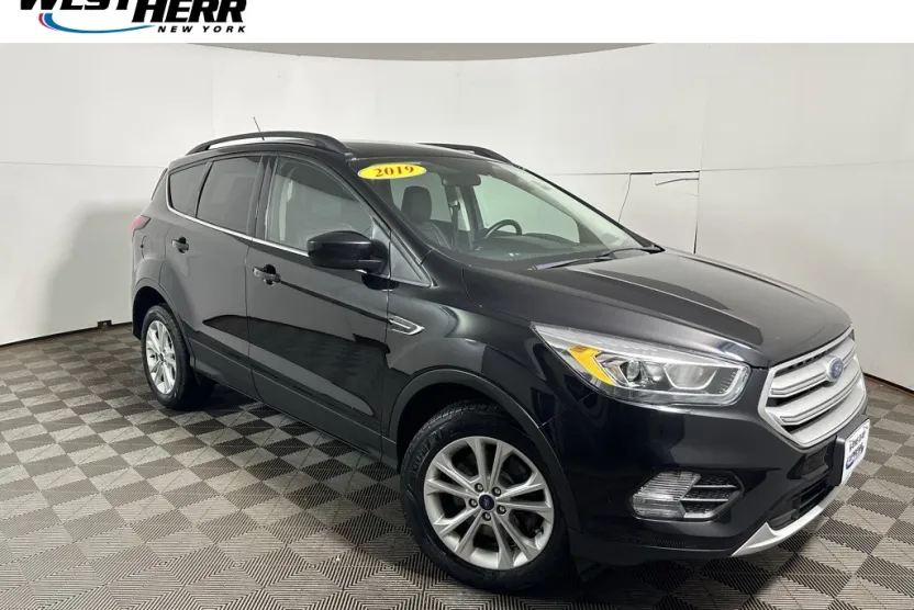 2019 Ford Escape SEL photo 1
