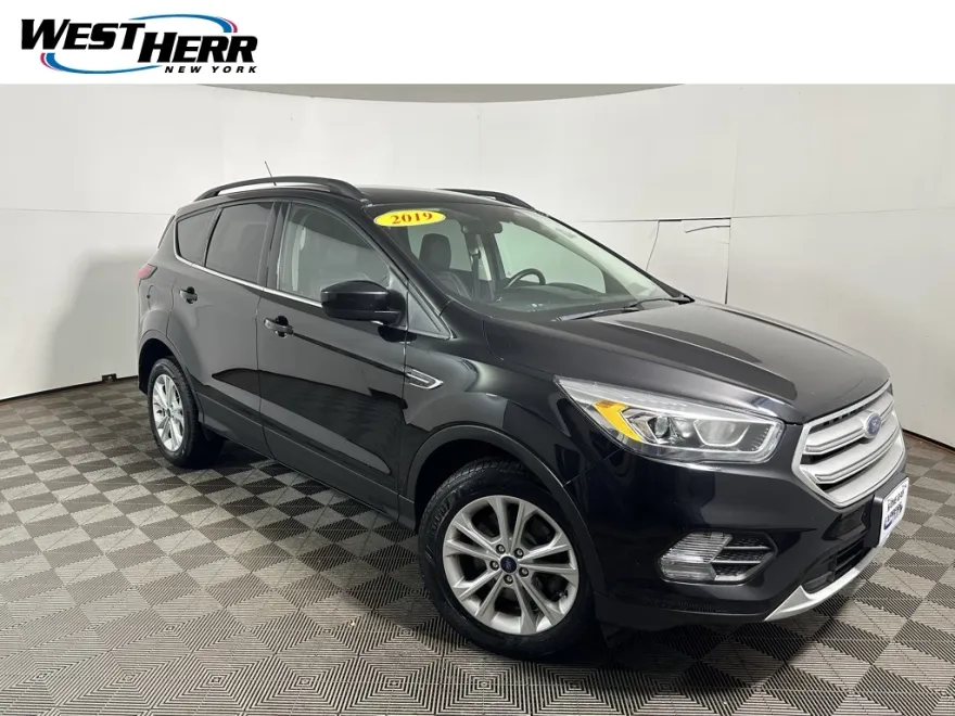 2019 Ford Escape SEL photo 1