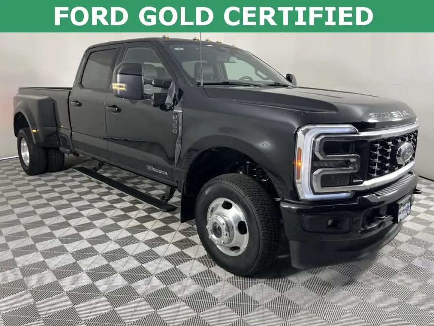 2025 Ford F-350 Platinum photo 1