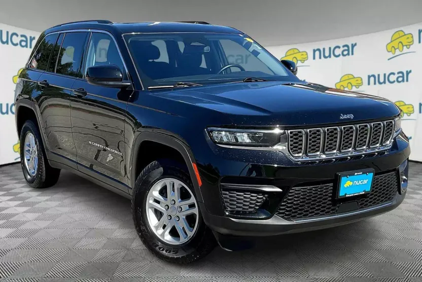 2022 Jeep Grand Cherokee Laredo photo 1
