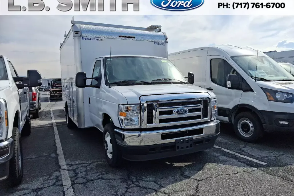 2025 Ford E-450 photo 1