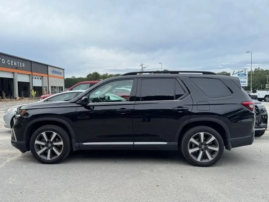 2024 Honda Pilot Touring photo 1
