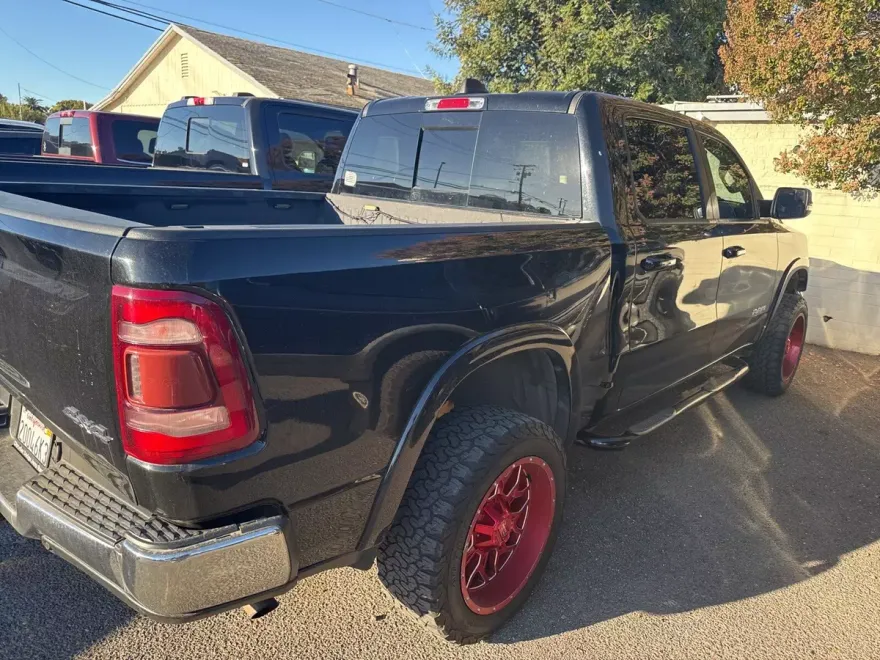 2019 Ram 1500 Laramie photo 1