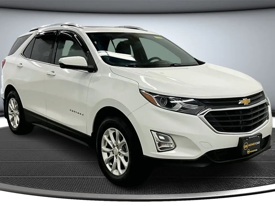 2018 Chevrolet Equinox LT photo 1