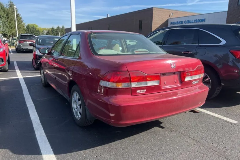 2002 Honda Accord SE photo 1
