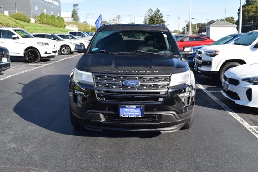 2018 Ford Explorer XLT photo 1